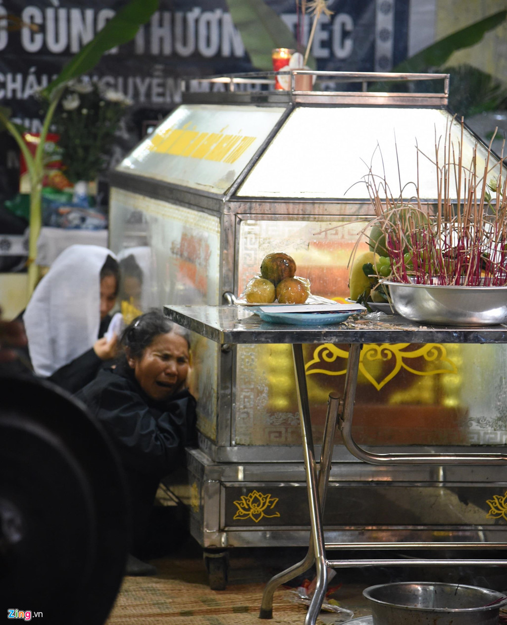 Trắng đêm lo hậu sự ở xóm nhỏ có 8 học sinh chết đuối