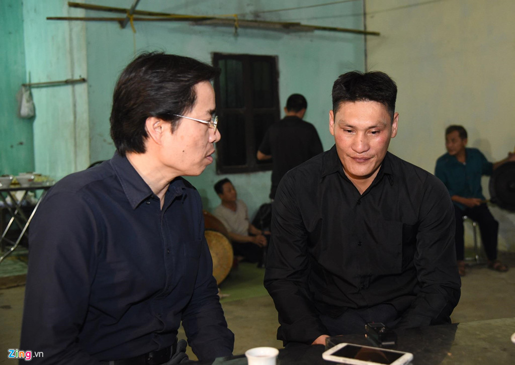 Trắng đêm lo hậu sự ở xóm nhỏ có 8 học sinh chết đuối