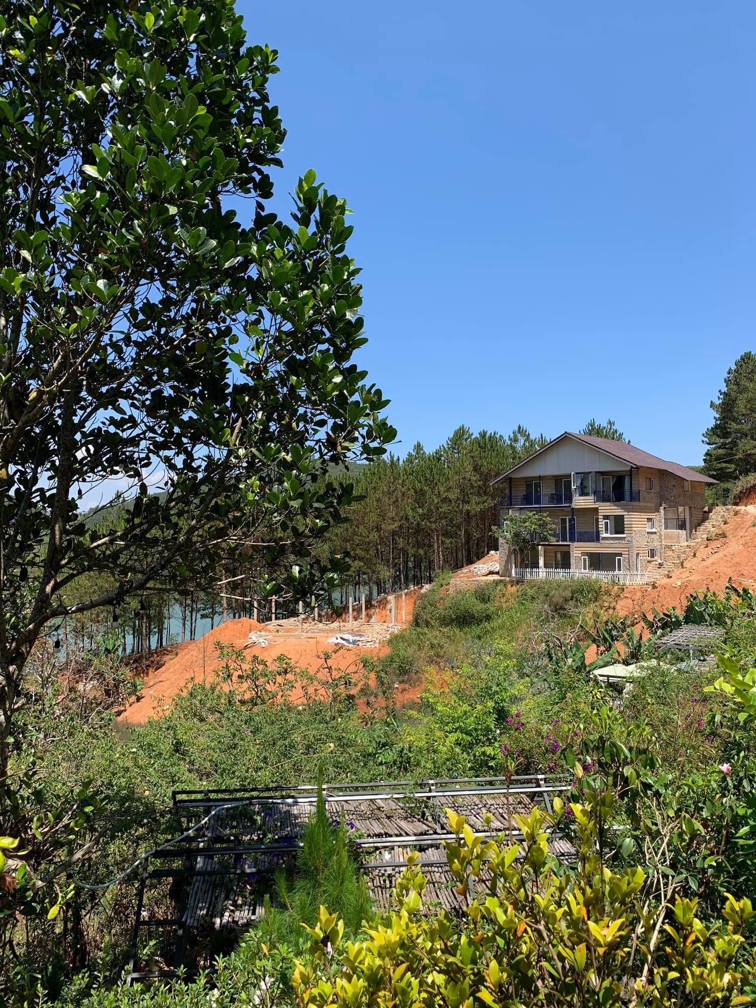 Hết được ông xã nịnh đầm, Phan Như Thảo lại tiếp tục gây choáng khi khoe quà khủng từ chồng đại gia hơn 26 tuổi