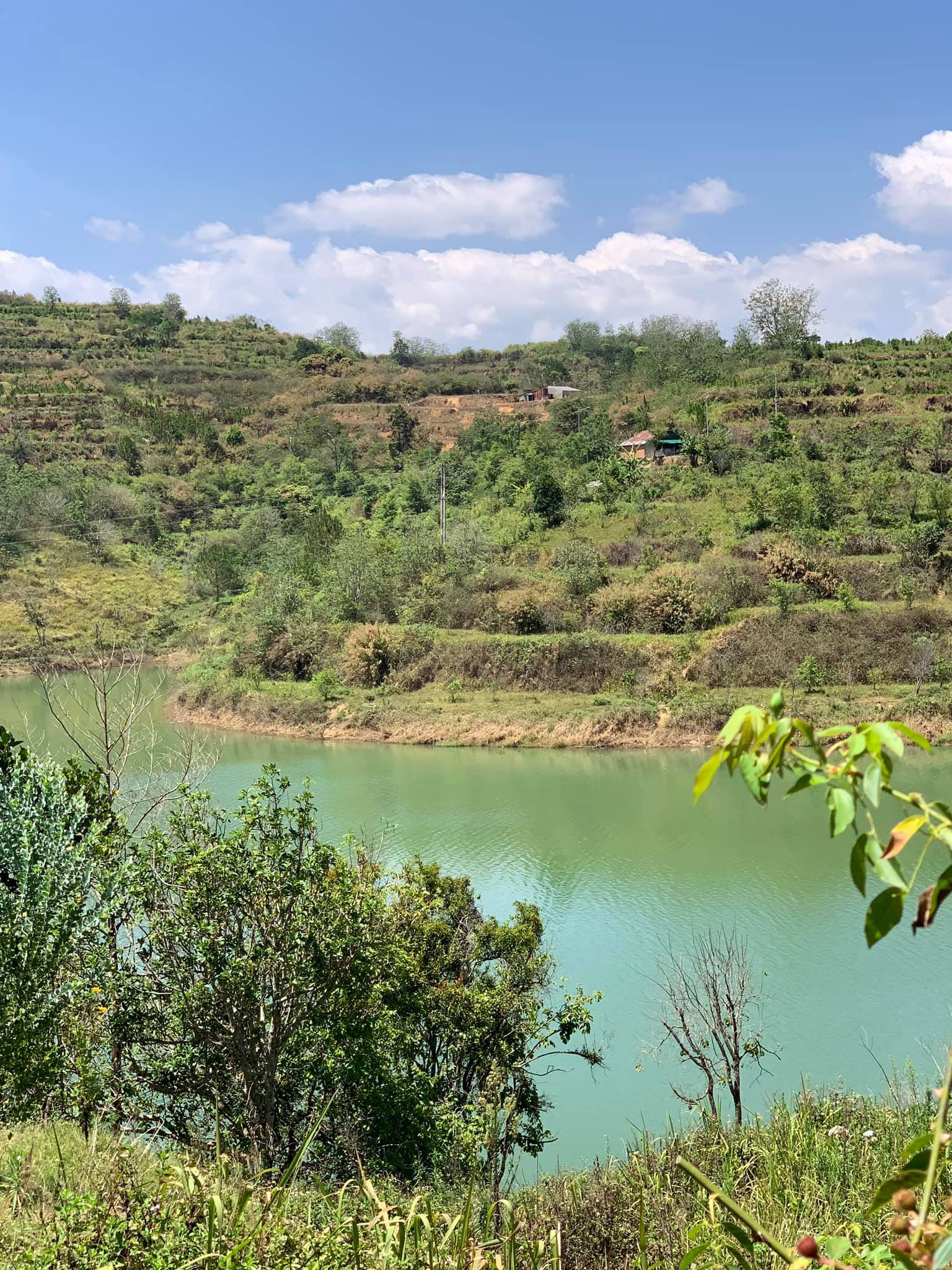 Hết được ông xã nịnh đầm, Phan Như Thảo lại tiếp tục gây choáng khi khoe quà khủng từ chồng đại gia hơn 26 tuổi