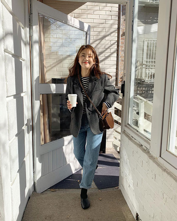 Có đến 4 style khác nhau từ cặp bài trùng quần jeans + blazer phục vụ các chị em công sở Có đến 4 style khác nhau từ cặp bài trùng quần jeans + blazer phục vụ các chị em công sở