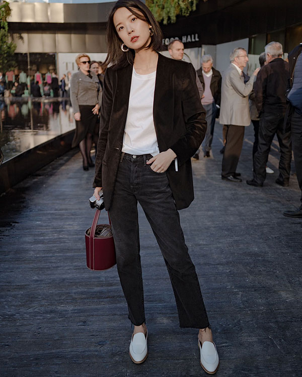 Có đến 4 style khác nhau từ cặp bài trùng quần jeans + blazer phục vụ các chị em công sở Có đến 4 style khác nhau từ cặp bài trùng quần jeans + blazer phục vụ các chị em công sở