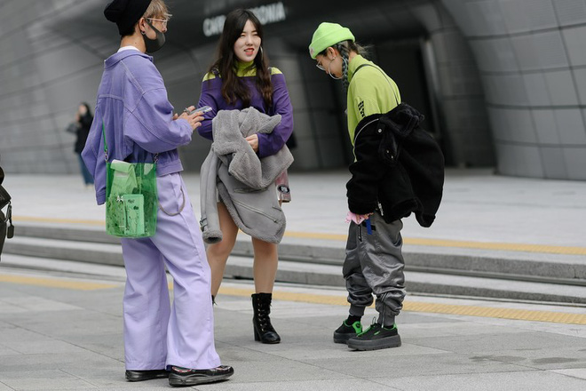 Khi cả Vbiz không còn đoái hoài Seoul Fashion Week thì học trò của Võ Hoàng Yến lại ghi điểm tại đây khi được lên hẳn Vogue Mỹ Khi cả Vbiz không còn đoái hoài Seoul Fashion Week thì học trò của Võ Hoàng Yến lại ghi điểm tại đây khi được lên hẳn Vogue Mỹ