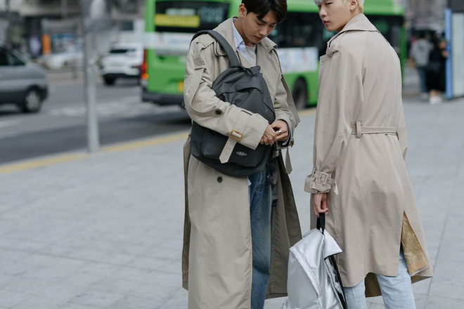 Khi cả Vbiz không còn đoái hoài Seoul Fashion Week thì học trò của Võ Hoàng Yến lại ghi điểm tại đây khi được lên hẳn Vogue Mỹ Khi cả Vbiz không còn đoái hoài Seoul Fashion Week thì học trò của Võ Hoàng Yến lại ghi điểm tại đây khi được lên hẳn Vogue Mỹ