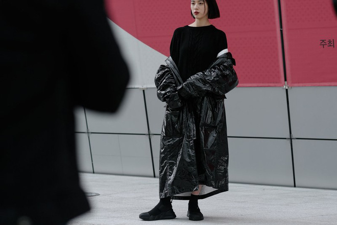 Khi cả Vbiz không còn đoái hoài Seoul Fashion Week thì học trò của Võ Hoàng Yến lại ghi điểm tại đây khi được lên hẳn Vogue Mỹ Khi cả Vbiz không còn đoái hoài Seoul Fashion Week thì học trò của Võ Hoàng Yến lại ghi điểm tại đây khi được lên hẳn Vogue Mỹ