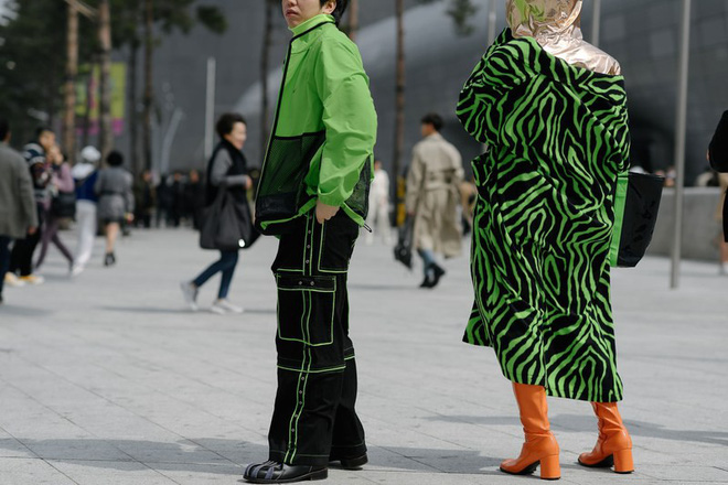 Khi cả Vbiz không còn đoái hoài Seoul Fashion Week thì học trò của Võ Hoàng Yến lại ghi điểm tại đây khi được lên hẳn Vogue Mỹ Khi cả Vbiz không còn đoái hoài Seoul Fashion Week thì học trò của Võ Hoàng Yến lại ghi điểm tại đây khi được lên hẳn Vogue Mỹ