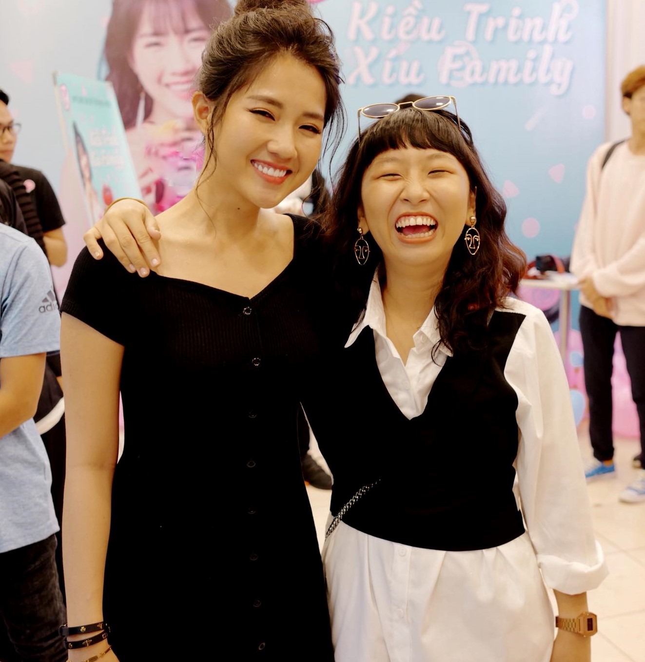 Trang Hí nghi ngờ hot girl trà sữa chơi ngải mình trong lúc đóng phim