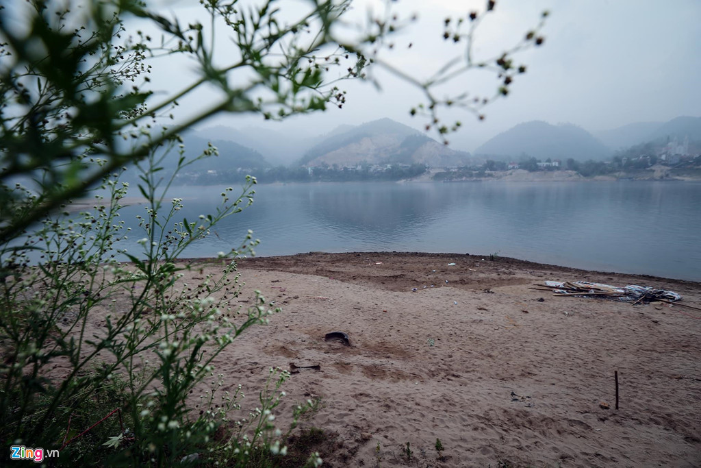 Cận cảnh bãi tắm tử thần nuốt chửng 8 em học sinh ở Hòa Bình