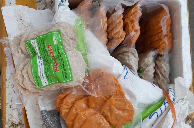 Tóm 790 kg nem chua, chả lậu từ Hà Nội vào TP.HCM