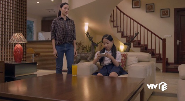 Khán giả Những Cô Gái Trong Thành Phố giật mình bởi một cô bé 9 tuổi hỗn hào khó tin