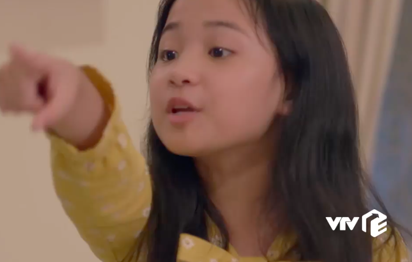 Khán giả Những Cô Gái Trong Thành Phố giật mình bởi một cô bé 9 tuổi hỗn hào khó tin