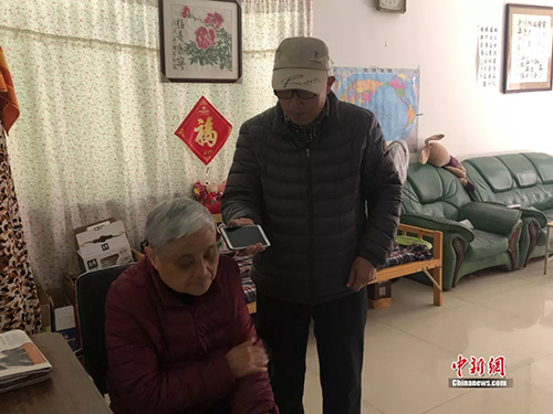 Vợ mất trí nhớ, cụ ông 11 năm viết nhật ký để vợ không quên mình