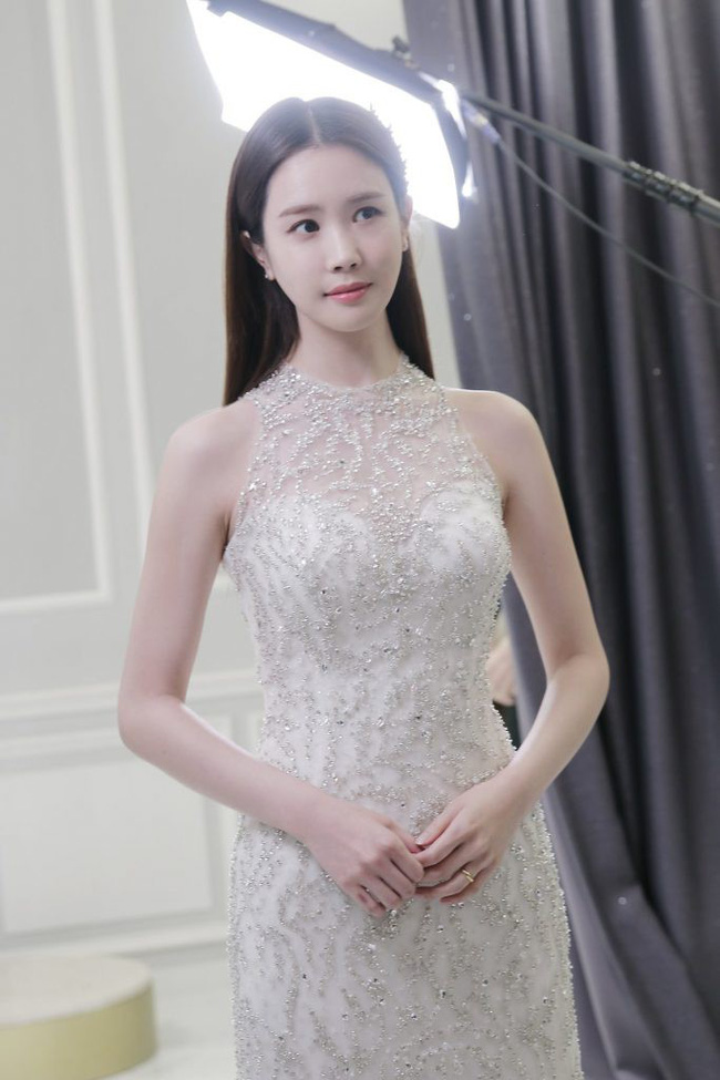 Nữ hoàng dao kéo Lee Da Hae: Từng điêu đứng vì scandal bán dâm và cuộc tình tai tiếng với bạn trai dính án mua dâm