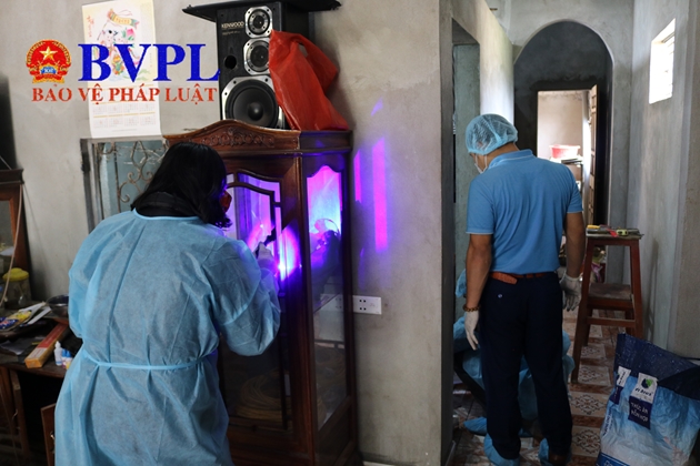 Cận cảnh cuộc khám xét dài kỷ lục nhà Bùi Văn Công