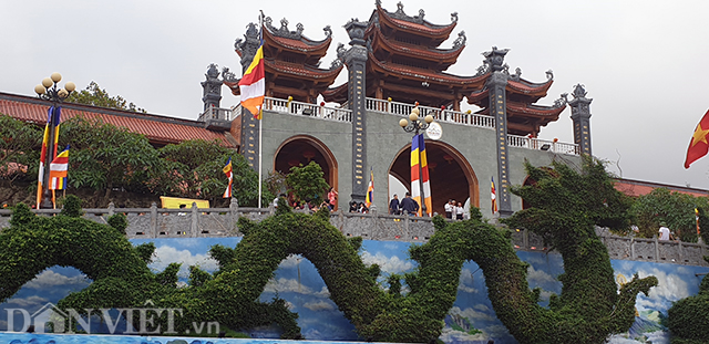 Đang xem xét xử lý các vi phạm tại chùa Ba Vàng