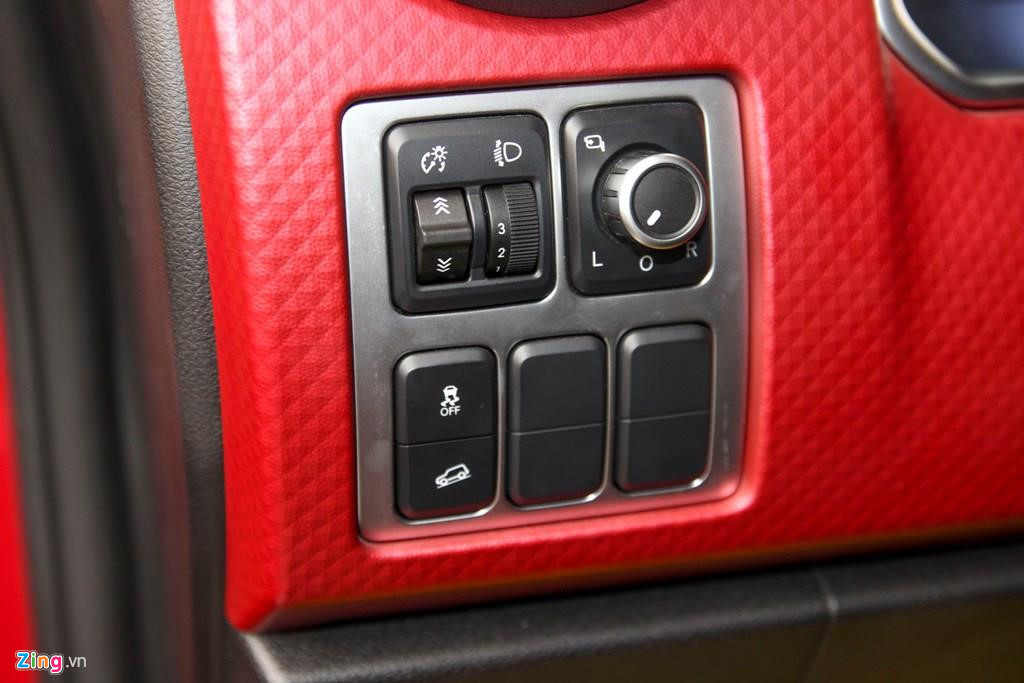 Cận cảnh SUV Trung Quốc BAIC BJ40 mới đổ bộ VN, giá 900 triệu Cận cảnh SUV Trung Quốc BAIC BJ40 mới đổ bộ VN, giá 900 triệu