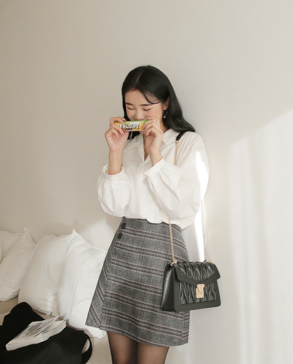 Trước khi sắm chân váy, điều tối thiểu bạn cần làm là nhận diện 4 kiểu dáng đang lỗi mốt sau đây