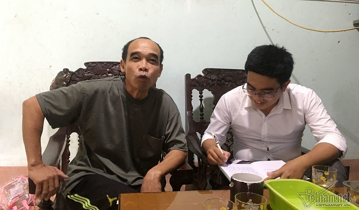 Đại gia đá đỏ đếm tiền cả ngày không hết giờ ra sao?