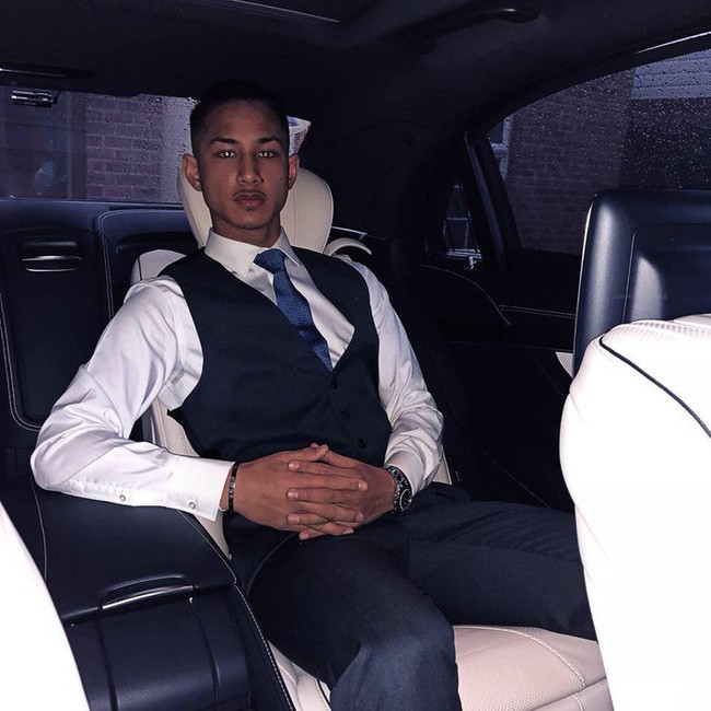 Đội trưởng cực phẩm của đội tuyển Brunei: Là hoàng tử kế vị ngôi vương, sở hữu khối tài sản trị giá 461 nghìn tỷ