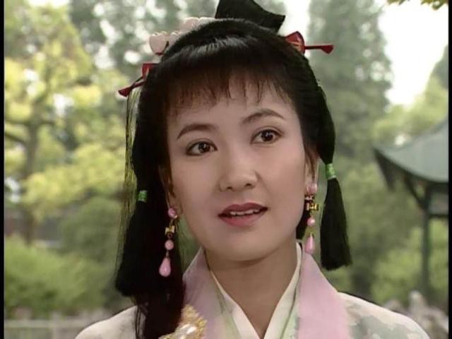 Netizen Trung chê Vu Mông Lung mặt rắn, Cúc Tịnh Y xài đồ taobao trong Tân Bạch Nương Tử Truyền Kỳ