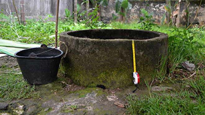 Cãi nhau với vợ, chồng nhẫn tâm ném con mới sinh xuống giếng