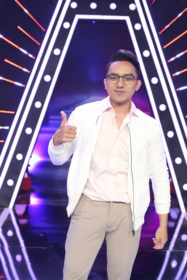 Hari Won trợn mắt, to tiếng với Trấn Thành trên sóng truyền hình: Ăn cho cố vô đi...