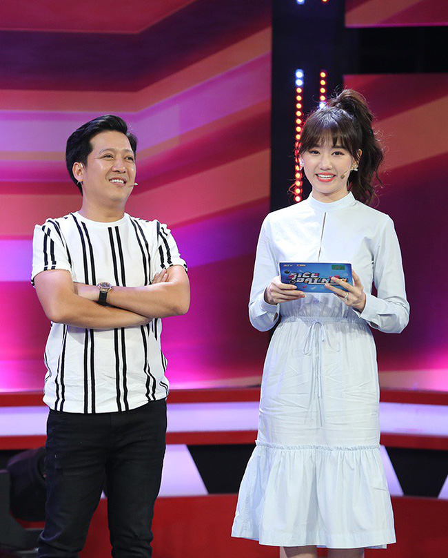 Hari Won trợn mắt, to tiếng với Trấn Thành trên sóng truyền hình: Ăn cho cố vô đi...