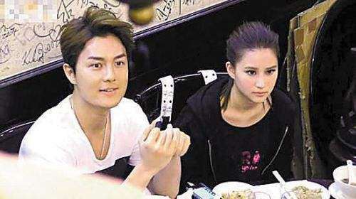 Thâm cung nội chiến phiên bản vua sòng bài Macau: 4 bà vợ tranh từng hào, 17 người con tài giỏi đi liền với tai tiếng