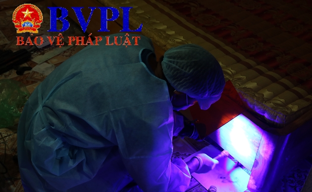 Thu thêm nhiều vật chứng và dấu vết quan trọng tại nhà Bùi Văn Công