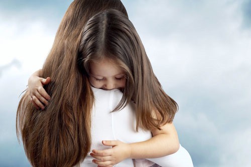 Ngày đính hôn, mẹ chồng tương lai đưa ra một điều kiện khiến tôi đau đớn, khổ sở vô cùng