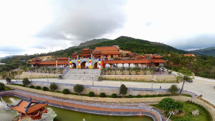 Hàng trăm tỷ đồng đổ về chùa Ba Vàng trong 3 năm xây dựng