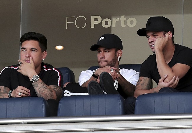 Vắng Neymar, ĐT Brazil bị nhược tiểu cầm hòa