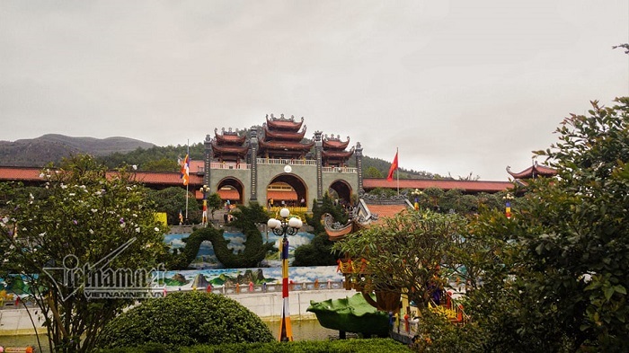 Chùa Ba Vàng đột ngột ngừng gọi vong, cúng oan gia trái chủ