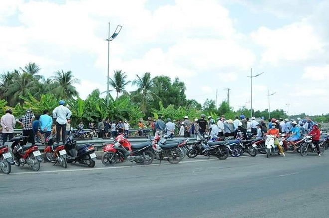 Bị truy đuổi, thiếu niên tông vào dải phân cách tử vong