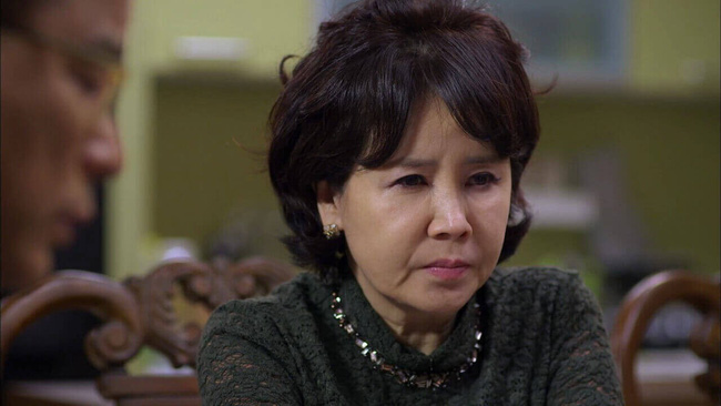 Cứ tưởng có số chuột sa chĩnh gạo, nhưng tôi phải há hốc miệng khi nghe yêu cầu của mẹ chồng ngay đêm tân hôn