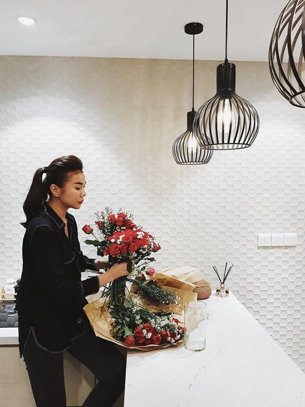 Đọ độ khủng bên trong nhà bạc tỷ của sao Việt: Người mạnh tay dát vàng như cung điện, người tối giản đến từng chi tiết!