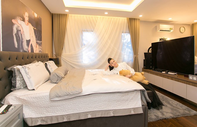 Đọ độ khủng bên trong nhà bạc tỷ của sao Việt: Người mạnh tay dát vàng như cung điện, người tối giản đến từng chi tiết!