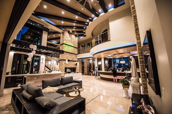 Đọ độ khủng bên trong nhà bạc tỷ của sao Việt: Người mạnh tay dát vàng như cung điện, người tối giản đến từng chi tiết!