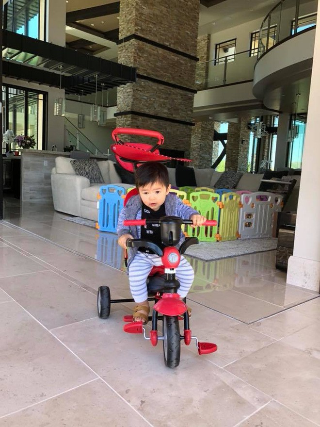 Đọ độ khủng bên trong nhà bạc tỷ của sao Việt: Người mạnh tay dát vàng như cung điện, người tối giản đến từng chi tiết!