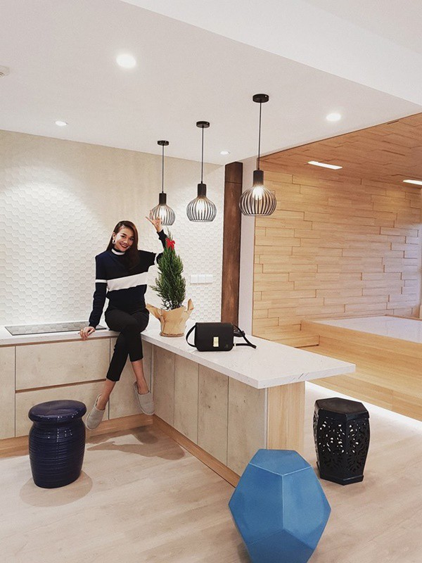 Đọ độ khủng bên trong nhà bạc tỷ của sao Việt: Người mạnh tay dát vàng như cung điện, người tối giản đến từng chi tiết!