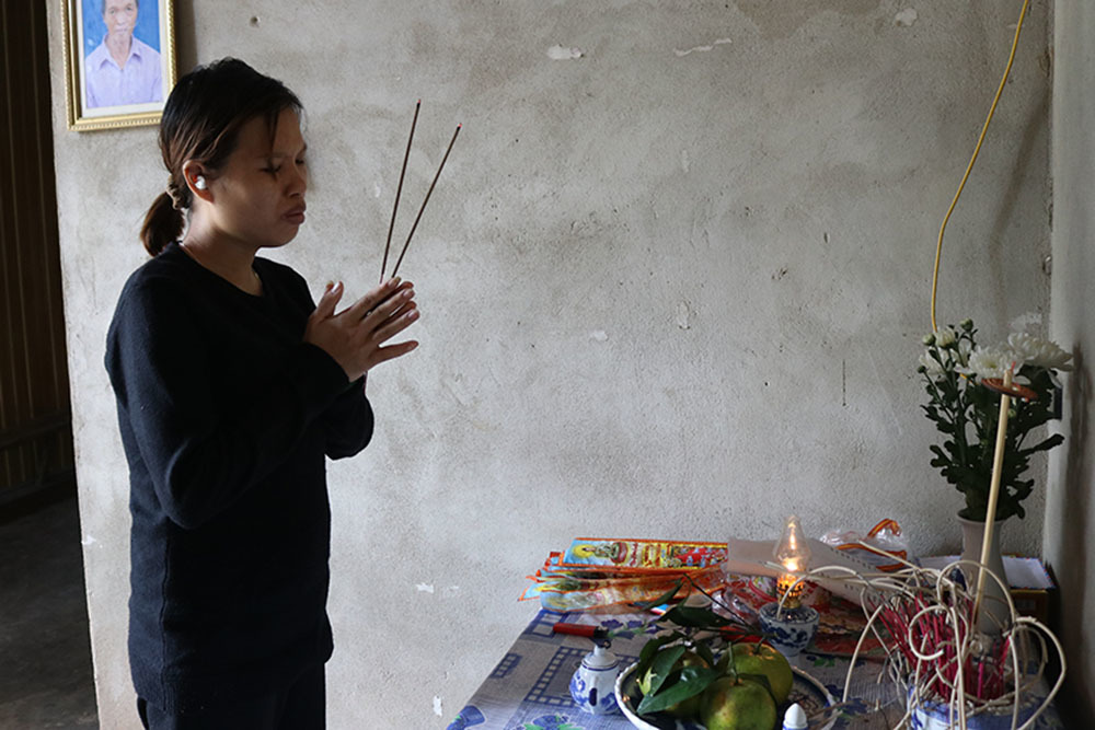 Bố ném con 7 ngày tuổi xuống giếng: Nghi vợ lấy 500 ngàn đồng