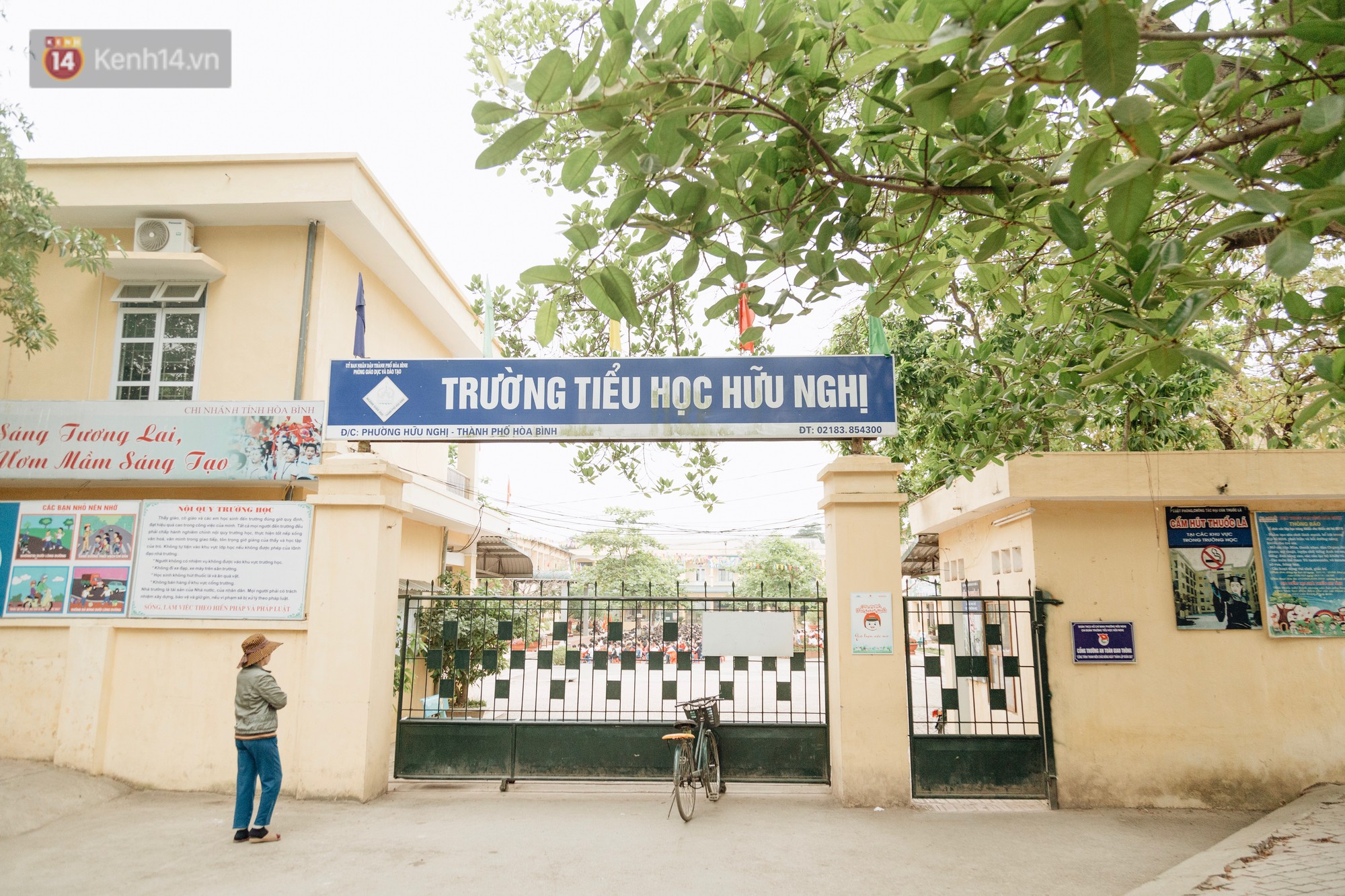 Buổi chào cờ lặng lẽ và phút mặc niệm ở mái trường nơi 8 em học sinh đuối nước thương tâm