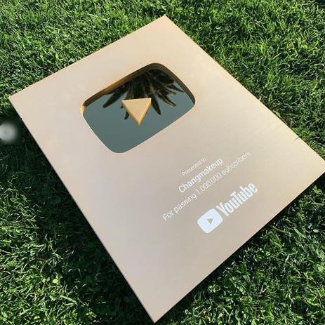 Changmakeup là beauty blogger Việt đầu tiên nhận nút vàng YouTube