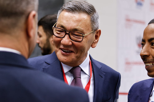 Chủ tịch Liên đoàn Quyền anh thế giới từ chức trước áp lực bị tố dính mafia