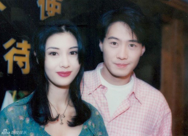 Ở Hong Kong có 2 thứ không bao giờ phải nghi ngờ đó là tiền của Lý Gia Thành và sắc đẹp của Lý Gia Hân Ở Hong Kong có 2 thứ không bao giờ phải nghi ngờ đó là tiền của Lý Gia Thành và sắc đẹp của Lý Gia Hân