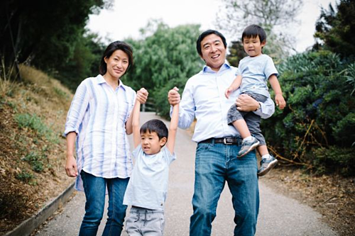 Chân dung doanh nhân Mỹ hứa chia mỗi người 12.000 USD nếu làm Tổng thống