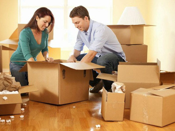 Bỗng dưng một ngày trở về nhà, tôi giật mình khi vợ chỉ coi tôi như không khí, cũng không hề liếc mắt nhìn tôi lấy một lần