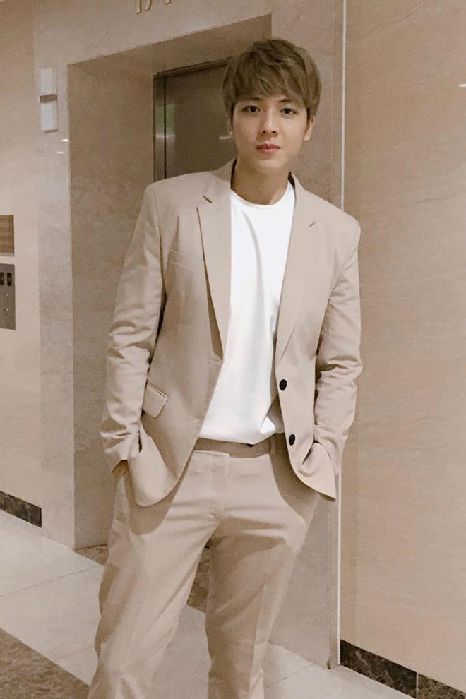 Nam thần tài xế từng gây bão mạng kết hôn với bạn gái xinh đẹp