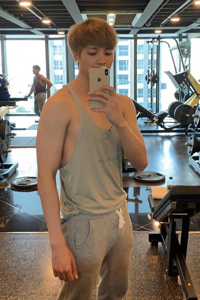 Nam thần tài xế từng gây bão mạng kết hôn với bạn gái xinh đẹp