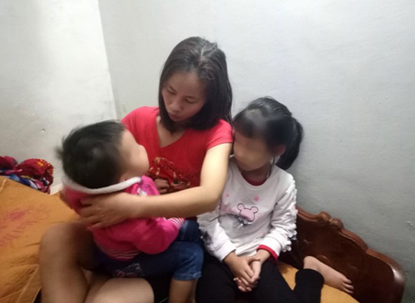 Người thân ngóng đợi thi thể các nạn nhân trong vụ tai nạn ở Thái Lan, không khí tang thương bao phủ cả vùng quê nghèo